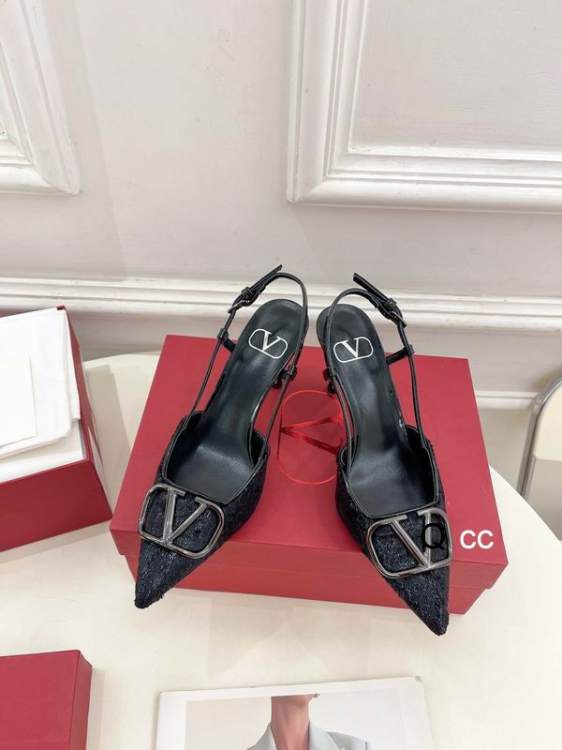 Picture of Valentino Shoes _SKUValentinosz35-405CM8CMXC040320219